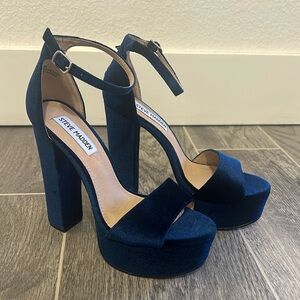 NWOB Steve Madden Royal Blue Velvet Platforms